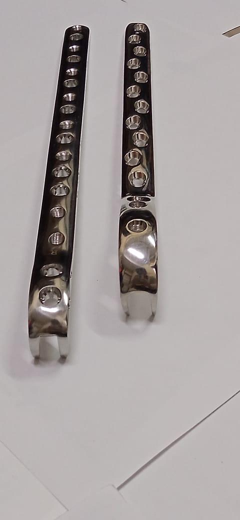 Locking hook plate
